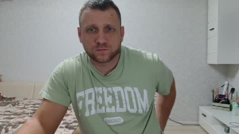 Snapshot of malchyshka chatting on 12/20/24, 01:11 malchyshka online show from 12/20/24, 01:11