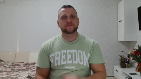 Snapshot of malchyshka chatting on 01/04/25, 12:16 malchyshka online show from 01/04/25, 12:16