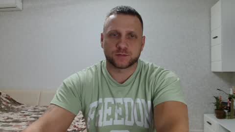 Snapshot of malchyshka chatting on 01/04/25, 03:17 malchyshka online show from 01/04/25, 03:17