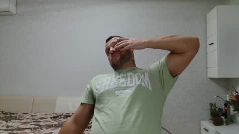 Snapshot of malchyshka chatting on 01/05/25, 01:15 malchyshka online show from 01/05/25, 01:15