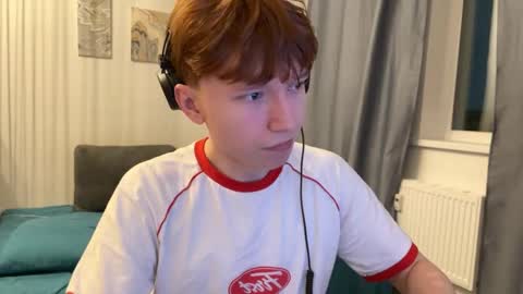 Snapshot of malcolm_yang chatting on 11/27/25, 04:09 Tom and Mark 3 online show from 11/27/25, 04:09