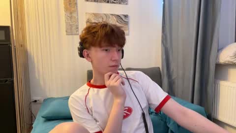 Snapshot of malcolm_yang chatting on 12/14/25, 03:17 Tom and Mark 3 online show from 12/14/25, 03:17