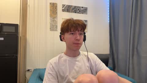 Snapshot of malcolm_yang chatting on 12/17/25, 04:57 Tom and Mark 3 online show from 12/17/25, 04:57