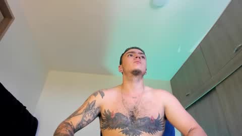 Snapshot of male_pussy chatting on 09/23/25, 03:48 ADAM online show from 09/23/25, 03:48