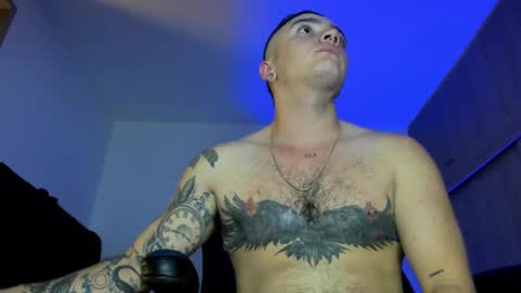 Snapshot of male_pussy chatting on 10/09/25, 04:43 ADAM online show from 10/09/25, 04:43