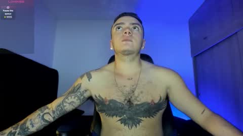 Snapshot of male_pussy chatting on 10/15/25, 04:34 ADAM online show from 10/15/25, 04:34