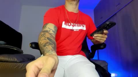 Snapshot of male_pussy chatting on 10/22/25, 07:46 ADAM online show from 10/22/25, 07:46