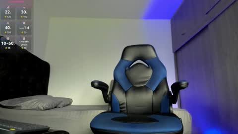 Snapshot of male_pussy chatting on 10/24/25, 06:15 ADAM online show from 10/24/25, 06:15