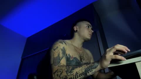 Snapshot of male_pussy chatting on 11/09/25, 09:02 ADAM online show from 11/09/25, 09:02