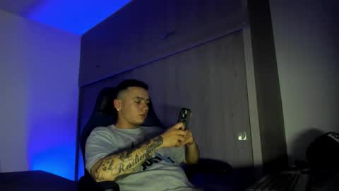 Snapshot of male_pussy chatting on 12/04/25, 01:48 ADAM online show from 12/04/25, 01:48
