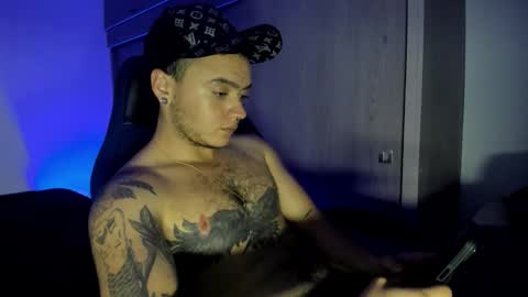Snapshot of male_pussy chatting on 01/16/26, 05:11 ADAM online show from 01/16/26, 05:11