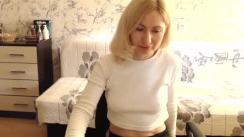 Snapshot of malenamila chatting on 09/30/25, 06:40 Malena online show from 09/30/25, 06:40