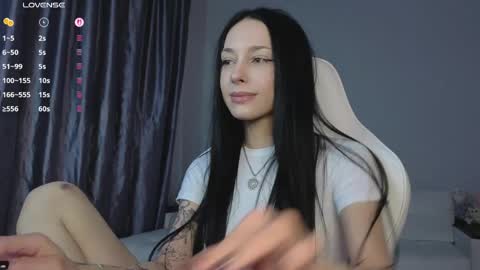 Snapshot of malenkiykamen chatting on 04/11/26, 04:44 piu online show from 04/11/26, 04:44