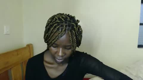 lati online show from 02/09/26, 01:15
