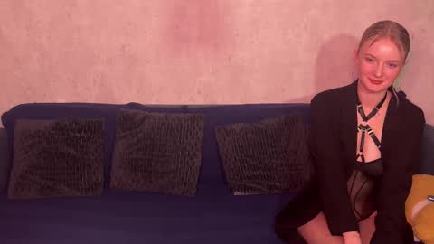 Snapshot of maliinka chatting on 11/06/25, 07:59 Malinka online show from 11/06/25, 07:59