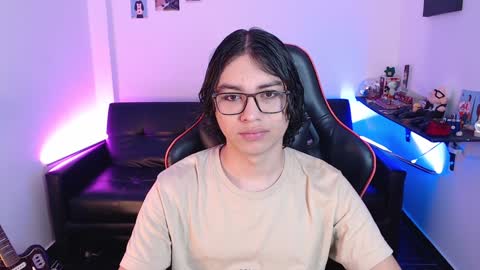 Snapshot of malik_harrison_ chatting on 12/30/24, 03:35 Malik online show from 12/30/24, 03:35