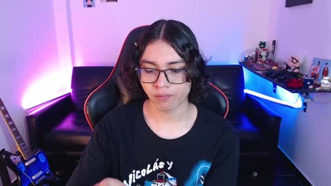 Snapshot of malik_harrison_ chatting on 01/04/25, 03:17 Malik online show from 01/04/25, 03:17