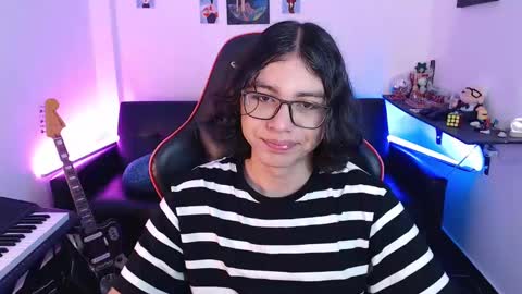 Snapshot of malik_harrison_ chatting on 03/04/25, 04:09 Malik online show from 03/04/25, 04:09