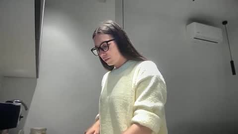 malina568708 online show from 10/19/25, 01:12