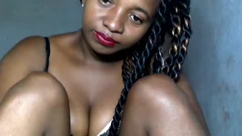 malinah01 online show from 12/08/24, 11:03