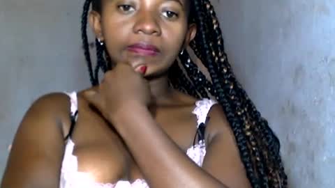 malinah01 online show from 12/11/24, 08:04