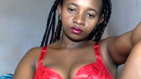 malinah01 online show from 12/12/24, 11:18