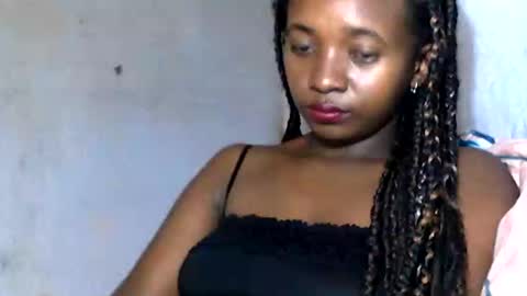 malinah01 online show from 12/13/24, 10:41