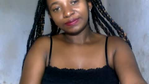malinah01 online show from 12/17/24, 10:34