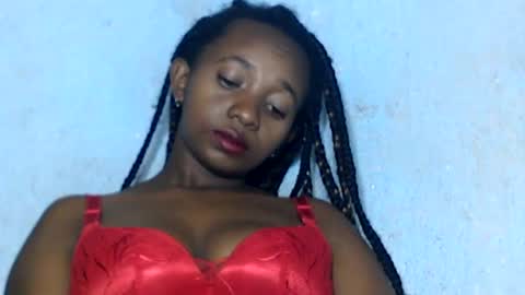 malinah01 online show from 12/23/24, 08:55