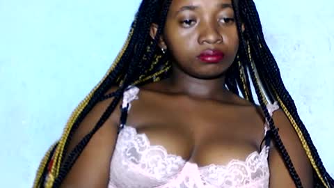 malinah01 online show from 01/07/25, 08:31