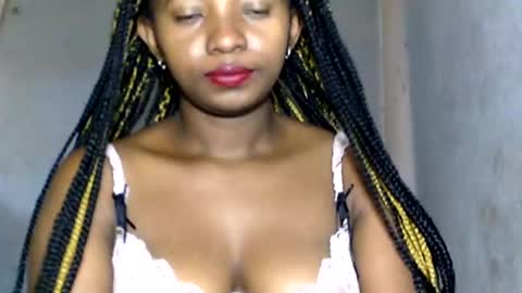 malinah01 online show from 01/08/25, 12:58