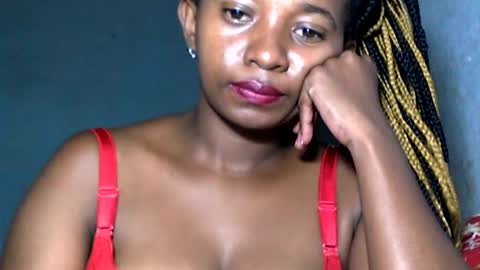 malinah01 online show from 01/11/25, 05:18