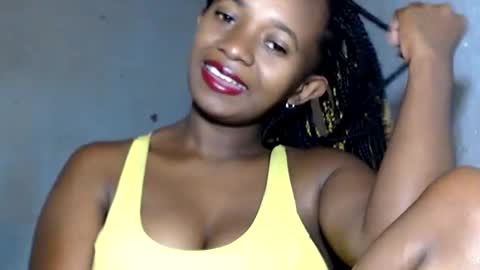 malinah01 online show from 01/12/25, 06:28