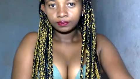 malinah01 online show from 01/19/25, 03:39