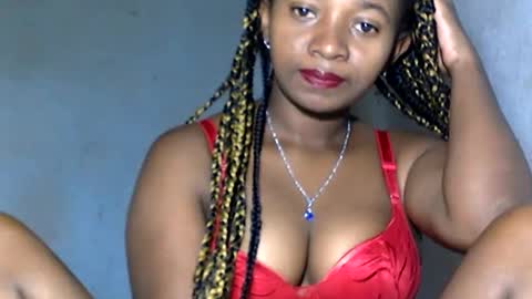 malinah01 online show from 01/23/25, 04:19