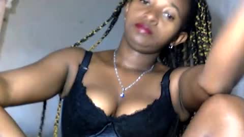 malinah01 online show from 01/24/25, 05:31
