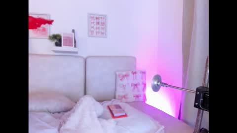 Snapshot of malka_burning chatting on 11/12/25, 08:30 Malka online show from 11/12/25, 08:30