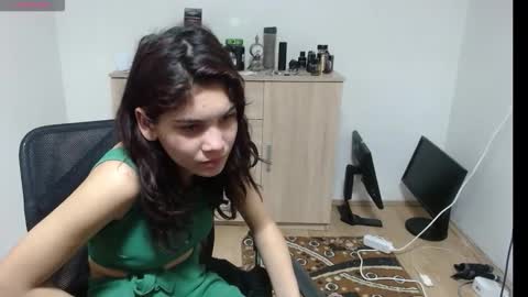 Snapshot of mallorymyers chatting on 11/15/25, 07:10 mallorymyers online show from 11/15/25, 07:10