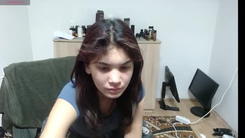 Snapshot of mallorymyers chatting on 11/17/25, 08:03 mallorymyers online show from 11/17/25, 08:03