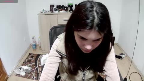 Snapshot of mallorymyers chatting on 12/03/25, 10:30 mallorymyers online show from 12/03/25, 10:30