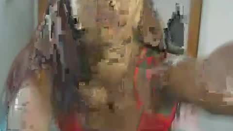 Snapshot of malluna4 chatting on 05/15/26, 02:24 Malluna online show from 05/15/26, 02:24
