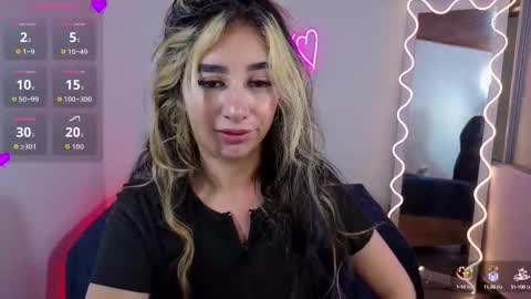 Snapshot of malory_tay chatting on 10/11/25, 07:01 Malory  online show from 10/11/25, 07:01