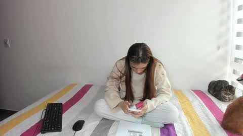 Snapshot of malucam_06 chatting on 01/17/26, 06:11 instagram nueela online show from 01/17/26, 06:11