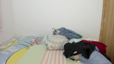 Snapshot of malucam_06 chatting on 02/16/26, 11:12 instagram nueela online show from 02/16/26, 11:12