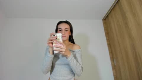 Snapshot of malucam_06 chatting on 02/19/26, 11:23 instagram nueela online show from 02/19/26, 11:23