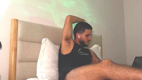 maluma09 online show from 10/27/25, 09:41