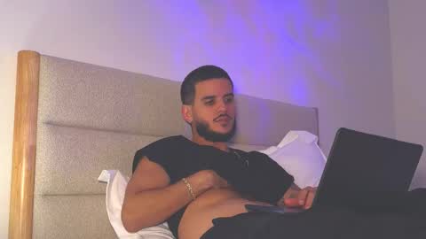 maluma09 online show from 10/28/25, 09:46