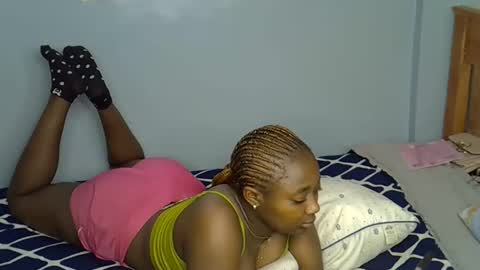 mama_pussie online show from 12/05/25, 12:25