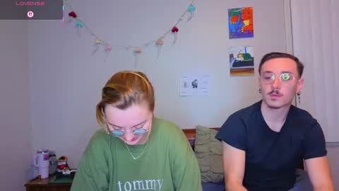 Snapshot of mamiclouds chatting on 10/18/25, 12:57 MamiCloudz online show from 10/18/25, 12:57