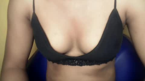 Snapshot of mammy31 chatting on 06/13/26, 03:15 mammy31 online show from 06/13/26, 03:15